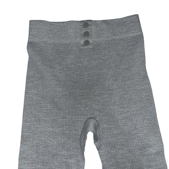 Fabletics Sz XS Gray Cable Knit 7/8 Legging - Picture 5 of 10
